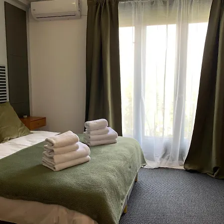 Chic Urbana: 140sqm 5-bedroom Downtown Gem * Boekarest