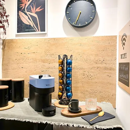 Chic Urbana: 140sqm 5-bedroom Downtown Gem Appartement Boekarest