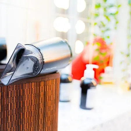 Appartement Chic Urbana: 140sqm 5-bedroom Downtown Gem *