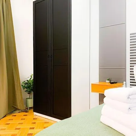 Chic Urbana: 140sqm 5-bedroom Downtown Gem * Bucharest