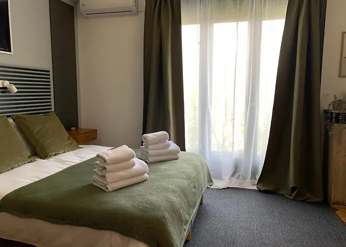 Chic Urbana: 140sqm 5-bedroom Downtown Gem * 布加勒斯特