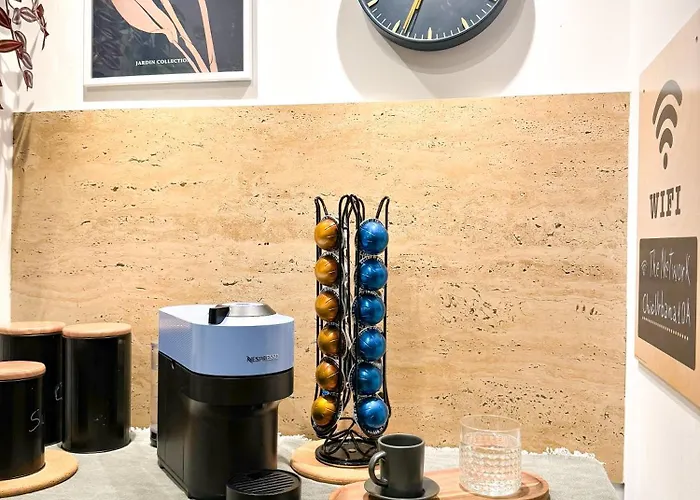 Chic Urbana: 140sqm 5-bedroom Downtown Gem Apartament Bucureşti