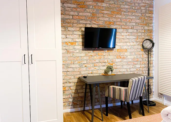 Chic Urbana: 140sqm 5-bedroom Downtown Gem 公寓 布加勒斯特