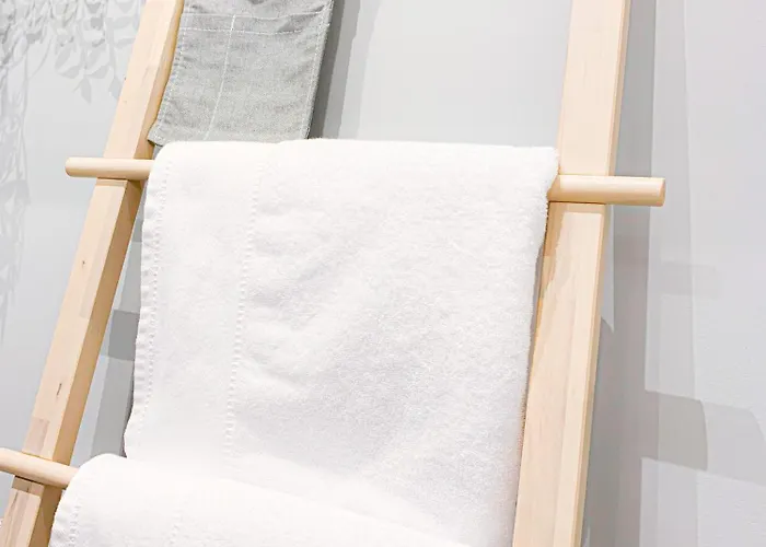 Chic Urbana: 140sqm 5-bedroom Downtown Gem * 布加勒斯特