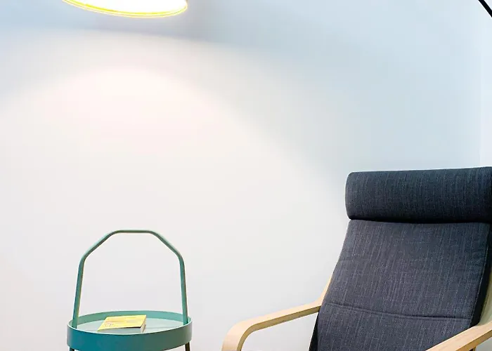 Chic Urbana: 140sqm 5-bedroom Downtown Gem Bucureşti