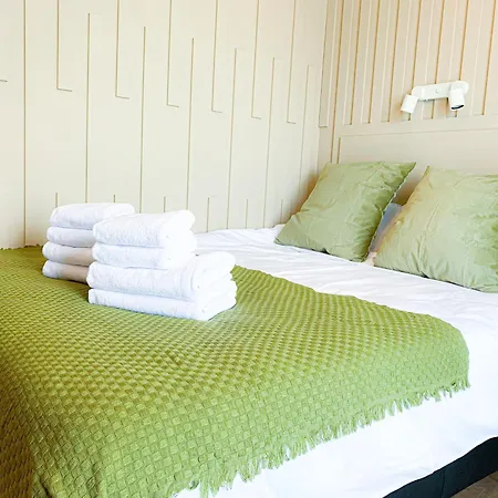 Apartment Chic Urbana: 140sqm 5-bedroom Downtown Gem *